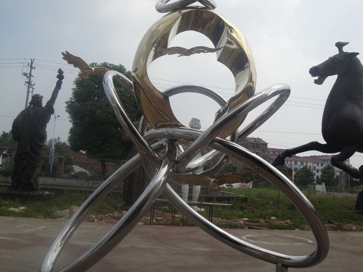 不锈钢圆环雕塑效果图