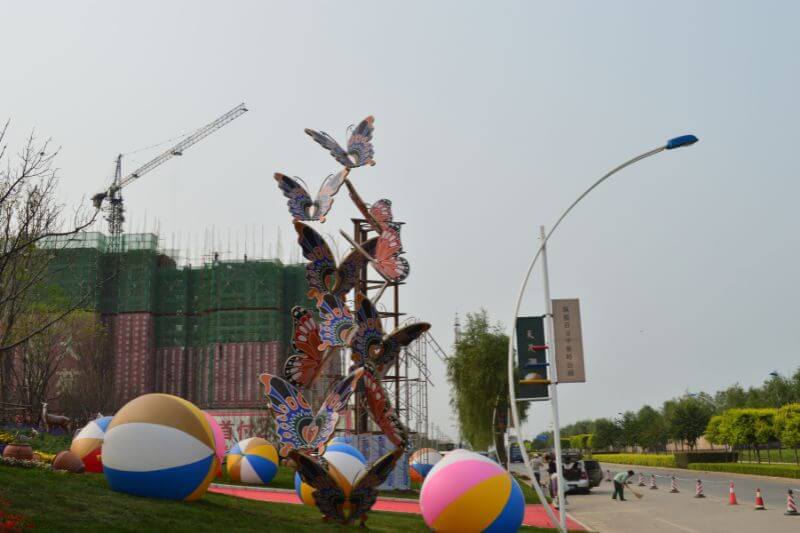 景观园林小(xiǎo)品之群蝴蝶雕塑效果图安(ān)装(zhuāng)展示